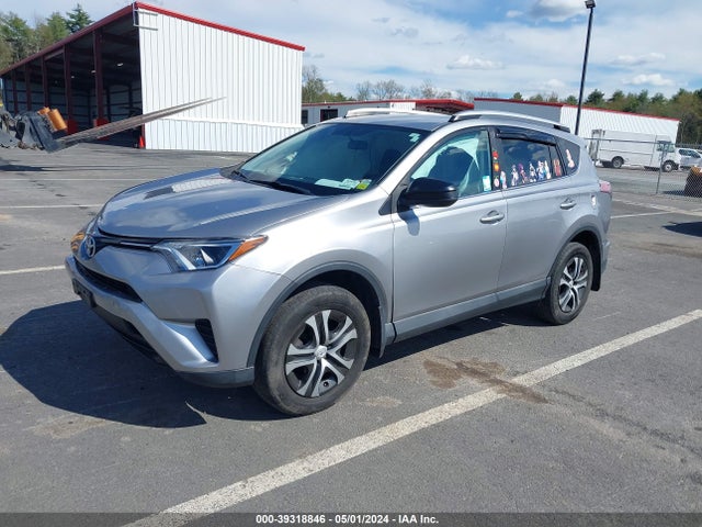 Toyota RAV4 LE 2016 2T3BFREV3GW533823 Image 2
