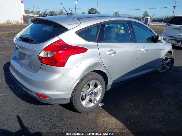 Ford FOCUS SE 2014 1FADP3K28EL350467 Image 4
