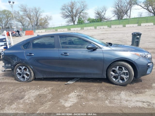 3KPF24AD2KE135097 KIA Forte Lxs