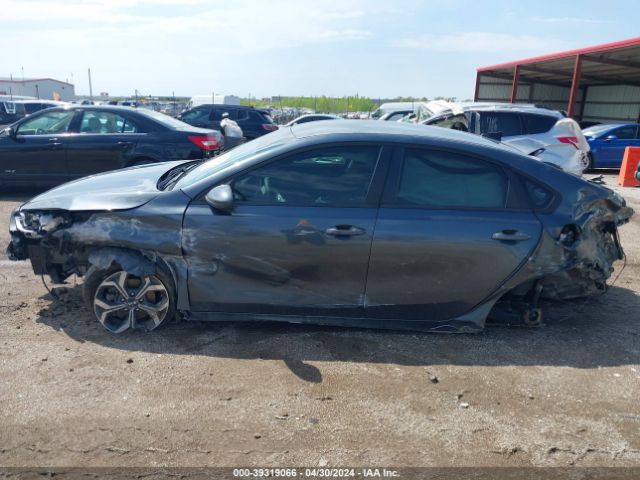 3KPF24AD2KE135097 KIA Forte Lxs