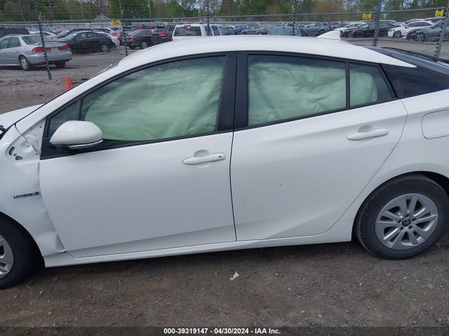 Toyota Prius Two 2017 JTDKBRFU1H3552442 Image 14