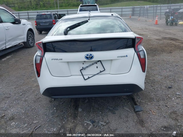 Toyota Prius Two 2017 JTDKBRFU1H3552442 Image 16