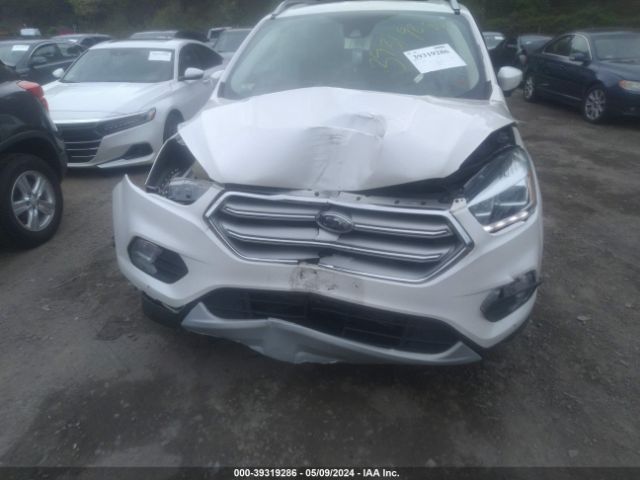 1FMCU9J94HUD23163 Ford Escape Titanium