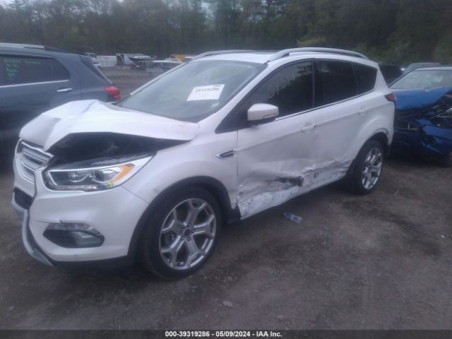 1FMCU9J94HUD23163 Ford Escape Titanium