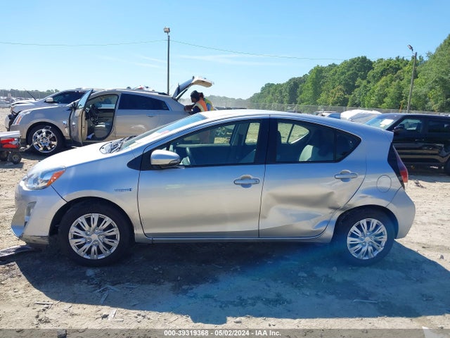 Toyota Prius C One 2015 JTDKDTB34F1580801 Image 14