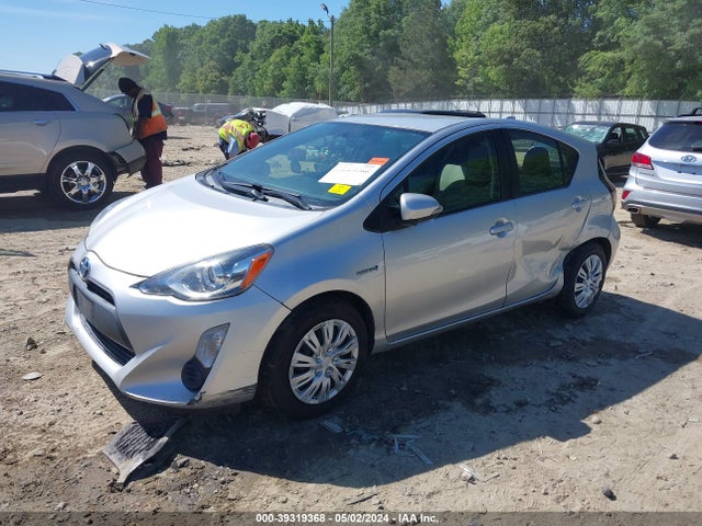 Toyota Prius C One 2015 JTDKDTB34F1580801 Image 2