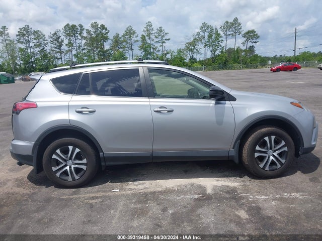 Toyota RAV4 LE 2018 JTMBFREV6JJ255151 Image 13