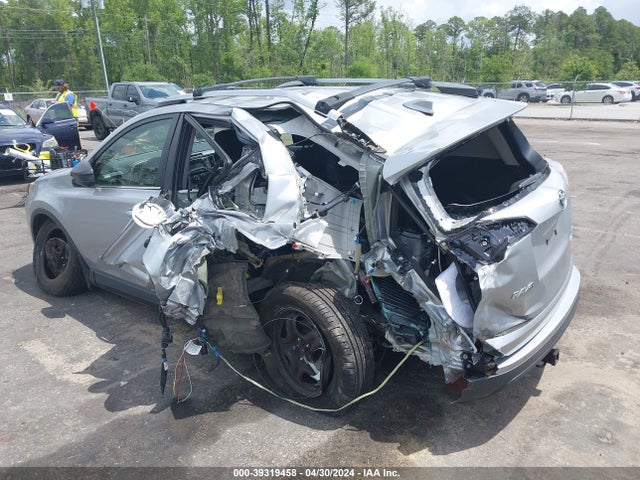 Toyota RAV4 LE 2018 JTMBFREV6JJ255151 Image 3
