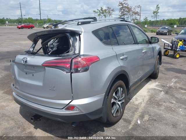 Toyota RAV4 LE 2018 JTMBFREV6JJ255151 Image 4