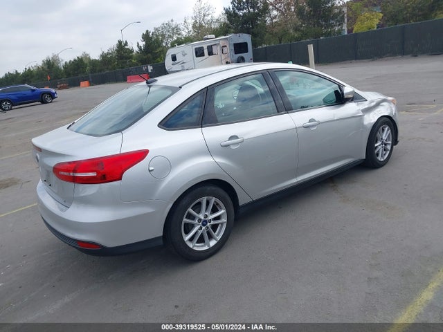 Ford FOCUS SE 2017 1FADP3F24HL300177 Image 4