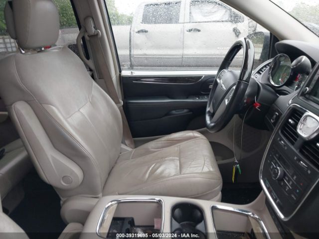 2C4RC1GG3ER163777 Chrysler Town & Country Limited