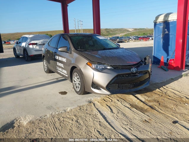 Toyota COROLLA LE 2017 2T1BURHE9HC943166 Image 1