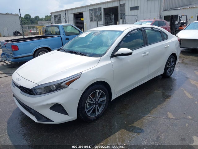 KIA Forte Lxs 2023 3KPF24AD6PE679139 Image 2