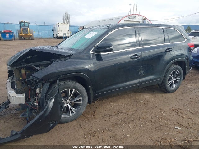 Toyota Highlander Le 2017 5TDBZRFH7HS376137 Image 2