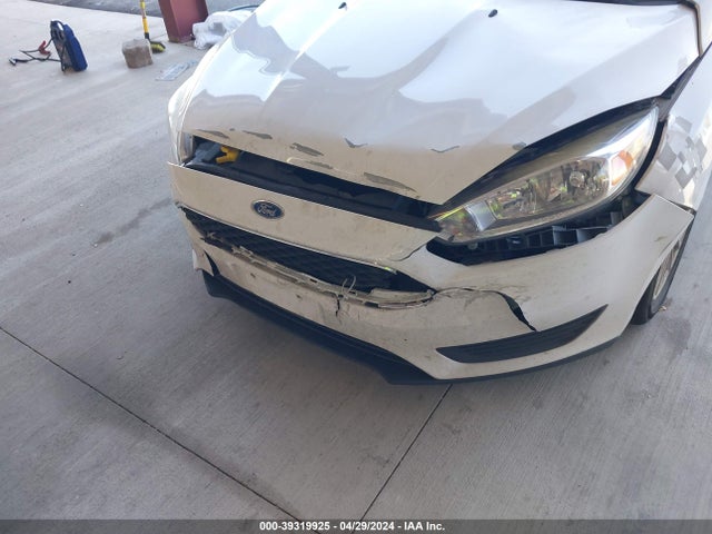 Ford FOCUS SE 2017 1FADP3K20HL223927 Image 12