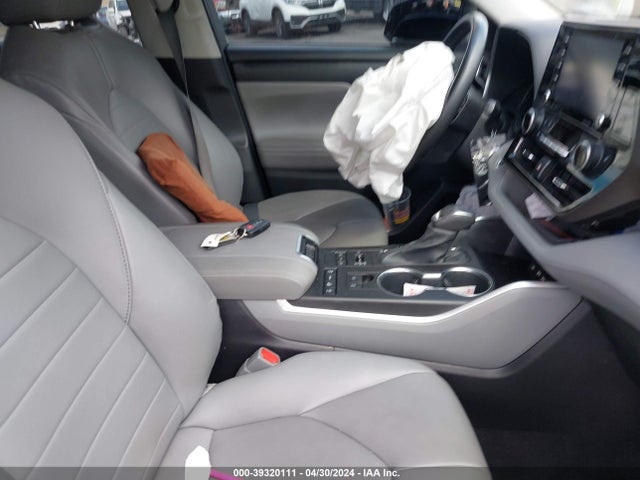Toyota Highlander Xle 2021 5TDGZRBH3MS145743 Image 5