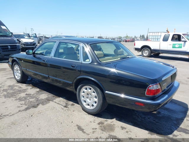2001 JAGUAR XJ8 SAJDA14C31LF36843 Photo 2