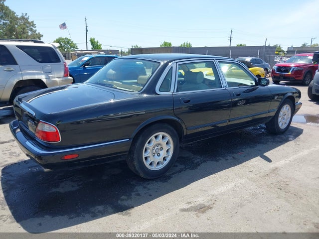 2001 JAGUAR XJ8 SAJDA14C31LF36843 Photo 3