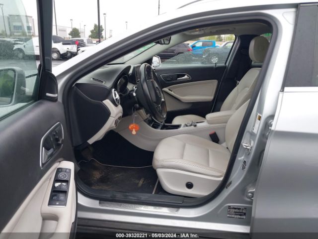 WDCTG4EB8FJ176687 Mercedes-Benz GLA 250