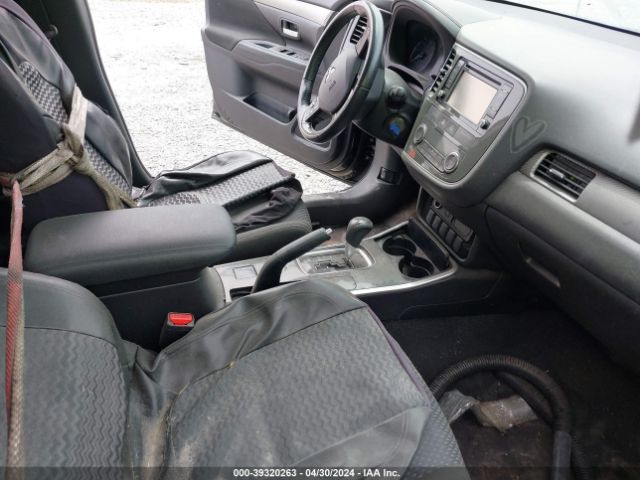 JA4AZ2A39HZ062870 Mitsubishi Outlander Es