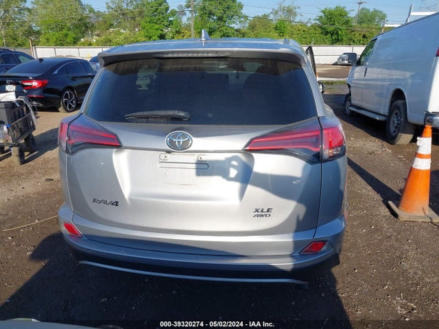 Toyota Rav4 Xle 2018 2T3RFREV7JW749633 Image 16