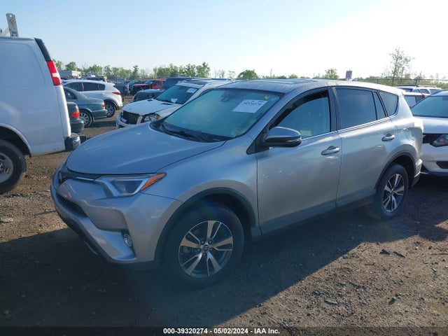 Toyota Rav4 Xle 2018 2T3RFREV7JW749633 Image 2
