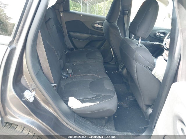 1C4PJMCS3FW745931 Jeep Cherokee Latitude Altitude