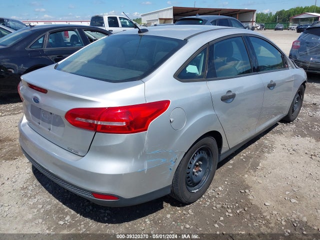 Ford FOCUS S 2015 1FADP3E21FL345205 Image 4