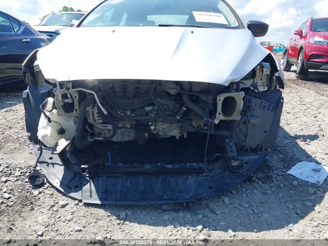 Ford FOCUS S 2015 1FADP3E21FL345205 Image 6