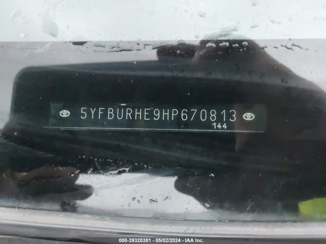 Toyota COROLLA SE 2017 5YFBURHE9HP670813 Image 9