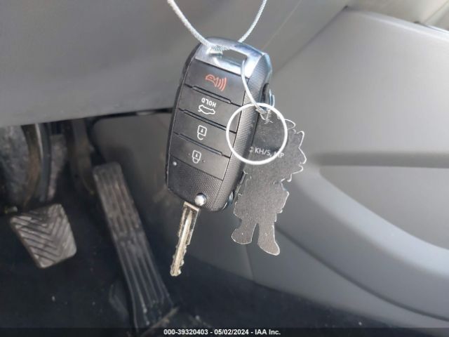 3KPFK4A76HE013085 KIA FORTE LX