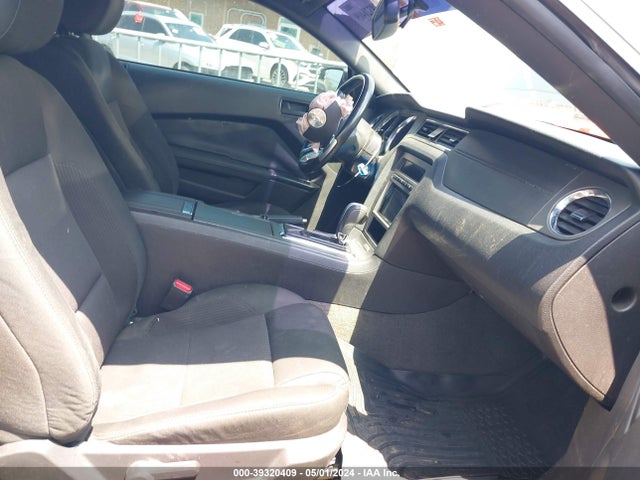 Ford Mustang V6 2014 1ZVBP8AM7E5311632 Image 5