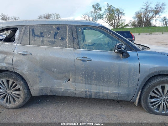 Toyota Highlander Platinum 2021 5TDFZRBH7MS061176 Image 13
