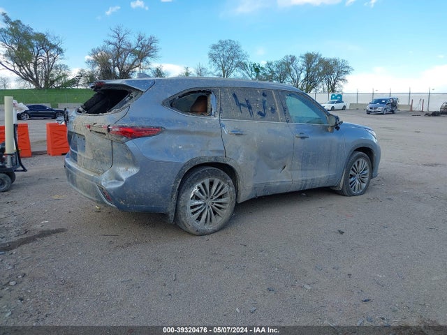 Toyota Highlander Platinum 2021 5TDFZRBH7MS061176 Image 4