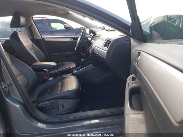 2013 Volkswagen Jetta 2.5l Se მანქანა იყიდება აუქციონზე, vin: 3VWDP7AJ7DM402921, აუქციონის ნომერი: 39320506