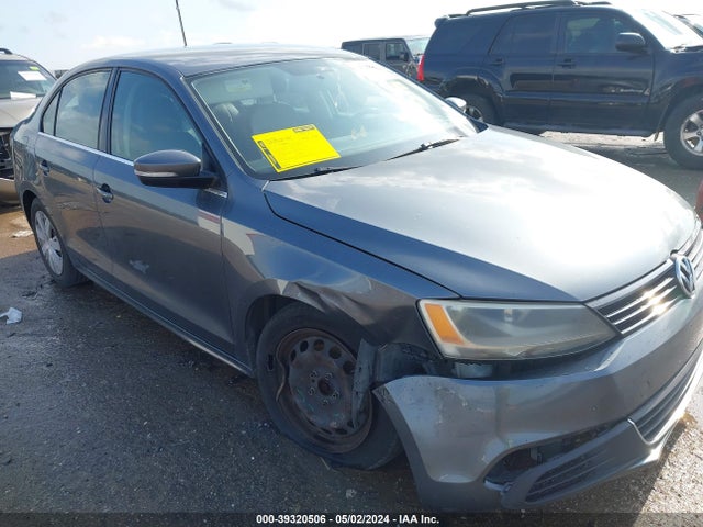 2013 Volkswagen Jetta 2.5l Se მანქანა იყიდება აუქციონზე, vin: 3VWDP7AJ7DM402921, აუქციონის ნომერი: 39320506