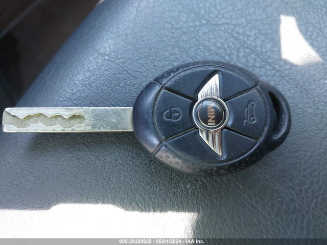 2006 MINI COOPER S WMWRE33546TJ36721 Photo 10