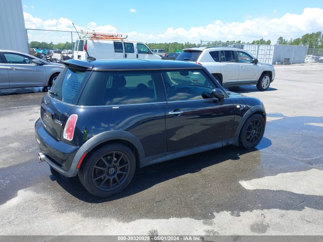 2006 MINI COOPER S WMWRE33546TJ36721 Photo 3