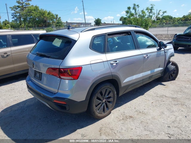 3VVCX7B23NM024945 Volkswagen Taos 1.5t S