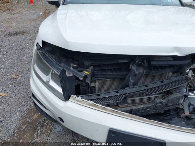 3VV0B7AX2JM119893 Volkswagen Tiguan 2.0t S