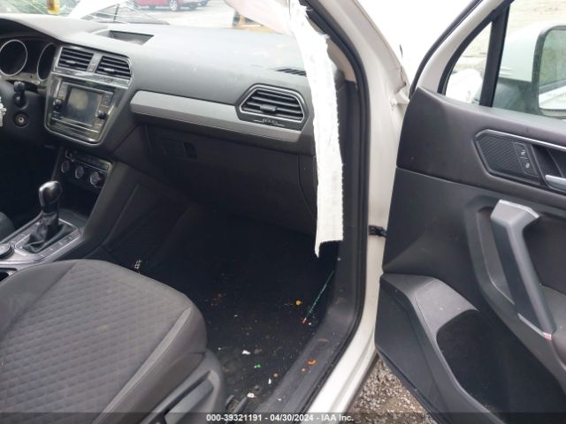 3VV0B7AX2JM119893 Volkswagen Tiguan 2.0t S