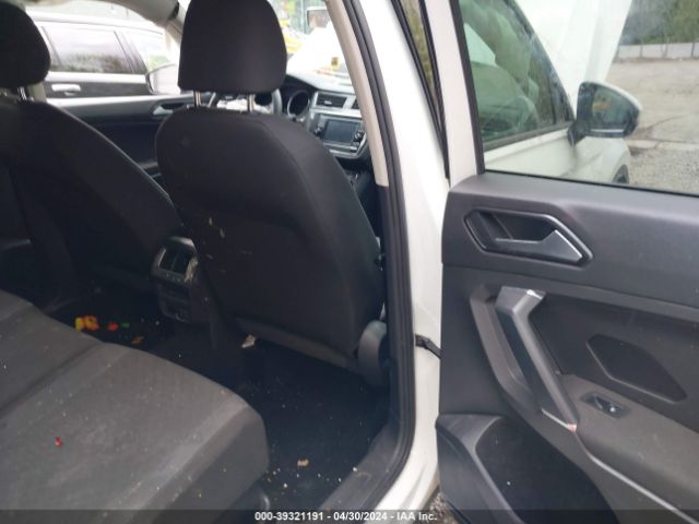 3VV0B7AX2JM119893 Volkswagen Tiguan 2.0t S
