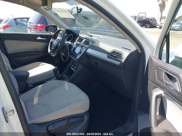 3VV1B7AX8KM148238 Volkswagen Tiguan 2.0t S