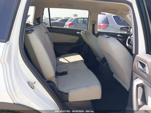 3VV1B7AX8KM148238 Volkswagen Tiguan 2.0t S