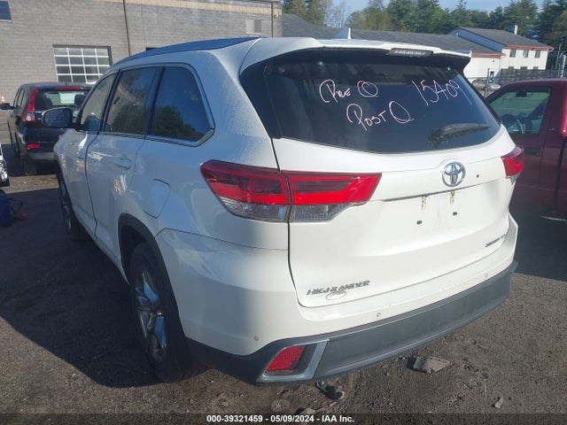 Toyota Highlander Limited Platinum 2018 5TDDZRFH0JS855482 Image 3