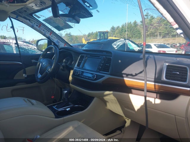 Toyota Highlander Limited Platinum 2018 5TDDZRFH0JS855482 Image 5