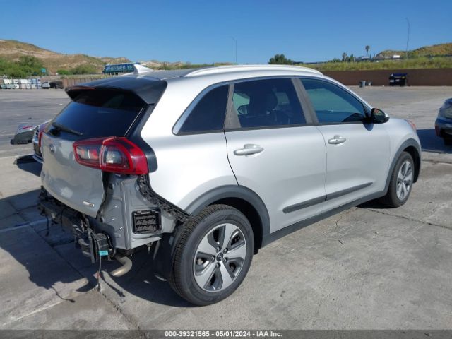 KNDCB3LC8K5339397 KIA NIRO LX