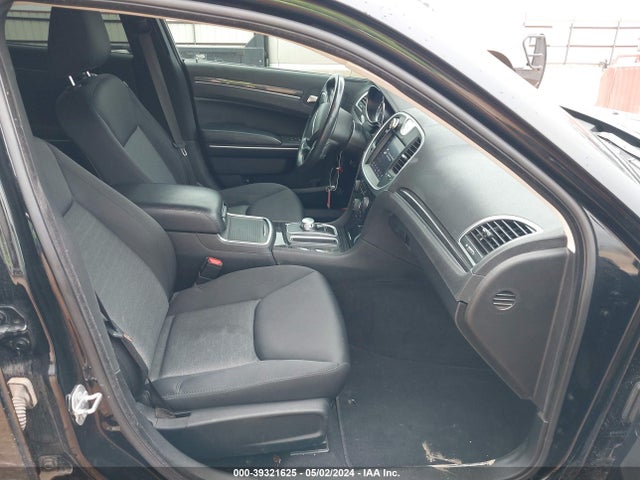 2C3CCAAG9KH755740 Chrysler 300 Touring