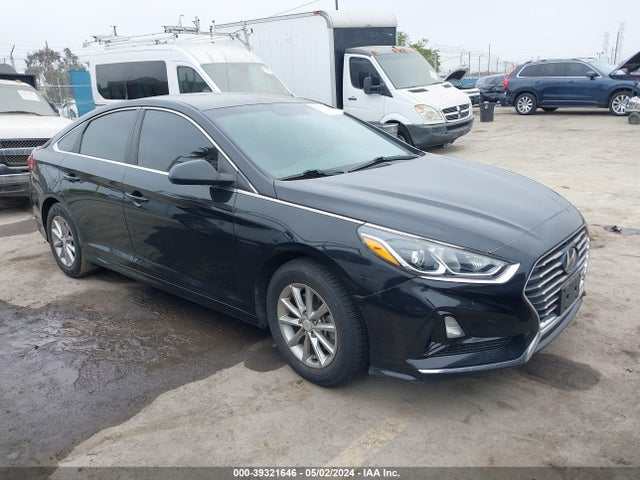Hyundai SONATA SE 2018 5NPE24AF7JH675813 Image 1