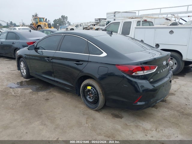 Hyundai SONATA SE 2018 5NPE24AF7JH675813 Image 3
